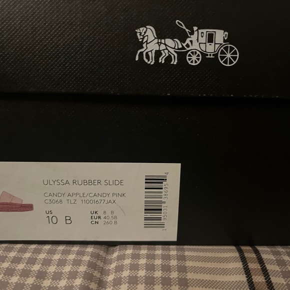Brand new pink Coach slides - Picture 6 of 7